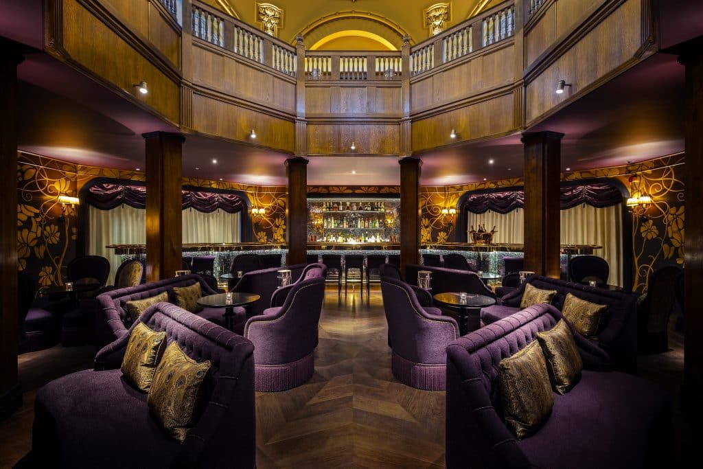 Decadence in Bloomsbury: introducing L’oscar